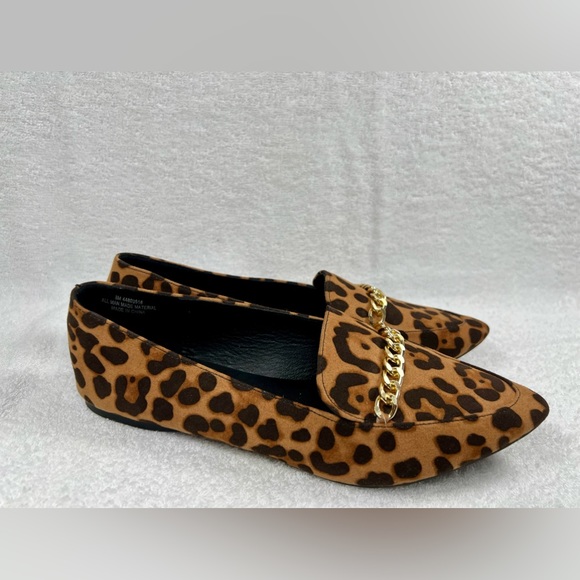 CComfort, size 8, animal print flat with gold chain accent - Picture 4 of 4
